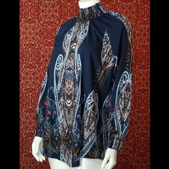 NEW CHICO"S Navy paisley sleeve blouse 2 - Picture 2 of 7